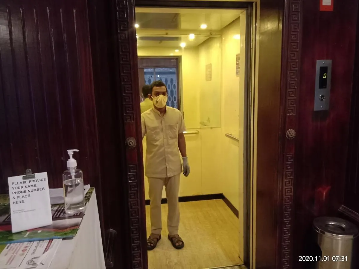 Hotel Elite International Thrissur 2*,  India